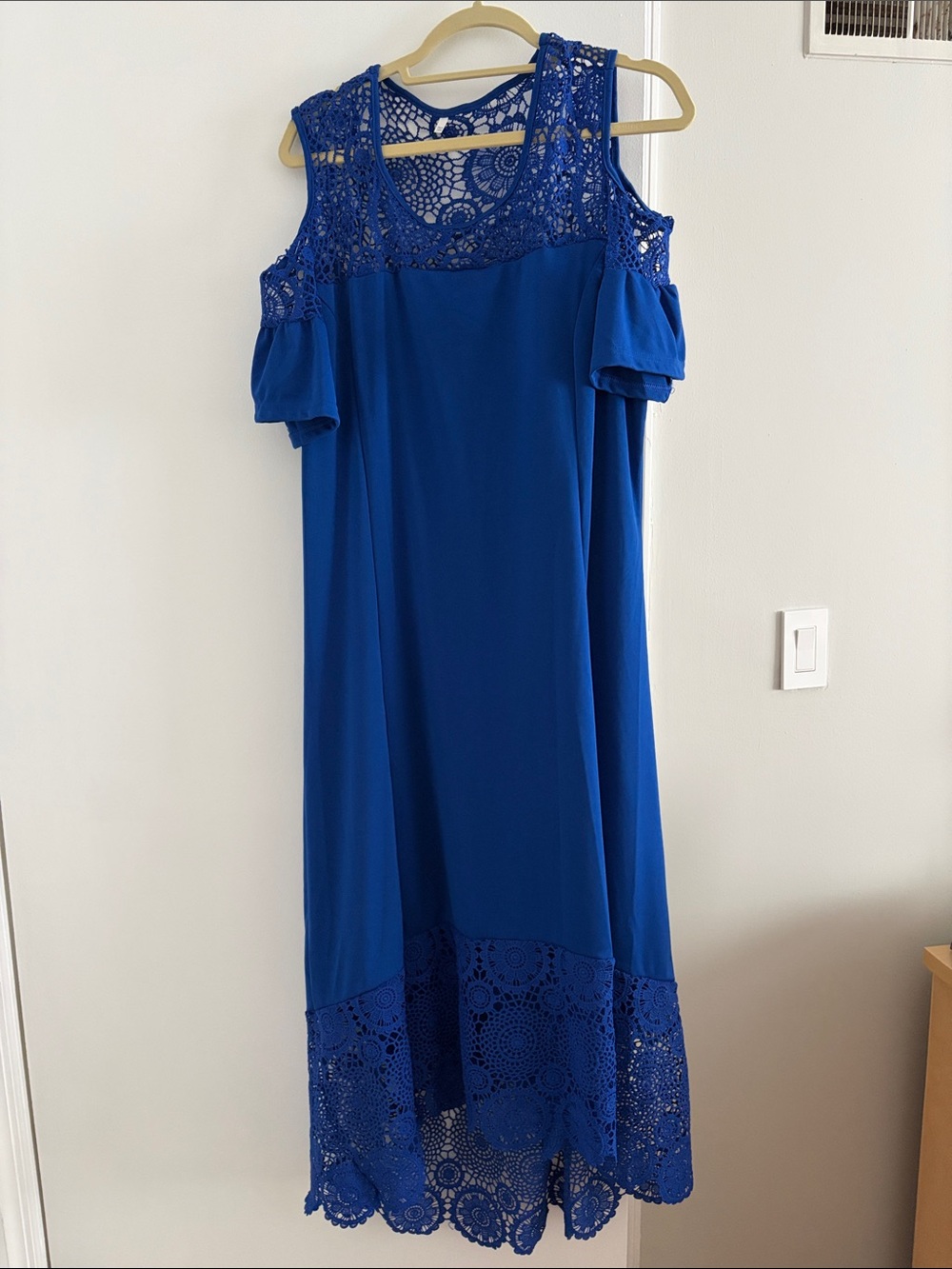 Cold-Shoulder Crochet Trim Midi Dress in Royal Blue